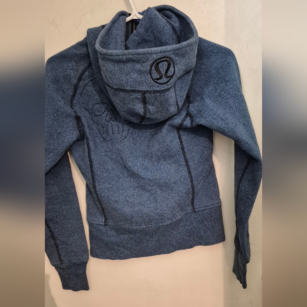 lululemon athletica Rare Blue Skull Scuba Hoodie Sz.2 - Picture 3 of 7